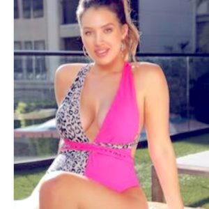 Swimsuit black cross cross back